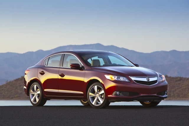 2014 Acura ILX Luxury Sports Sedan (2).jpg